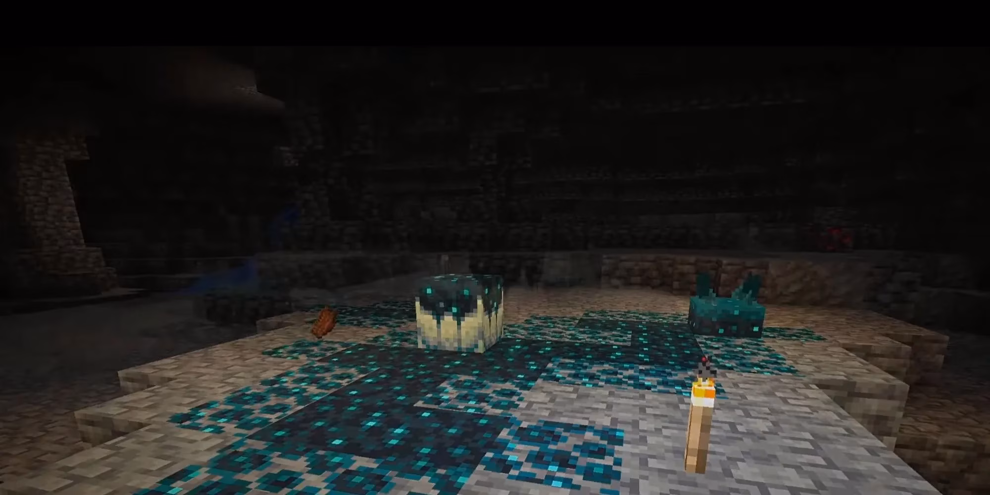 exploring-minecraft-s-the-wild-update-deep-dark-sculk-swamp-revamp-image-1